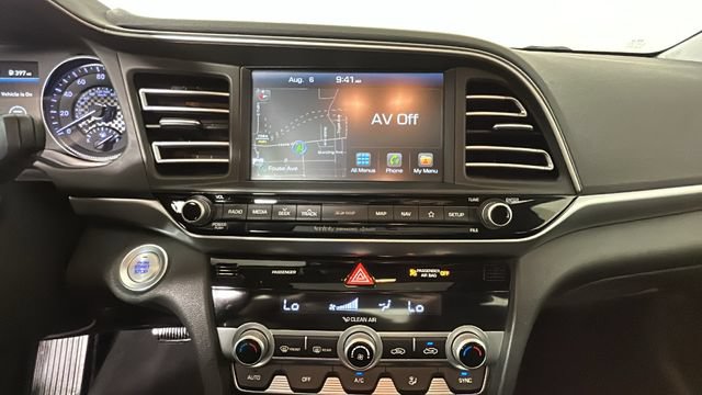 Used 2020 Hyundai Elantra Limited w/ Ultimate Package 03 FWD image 23