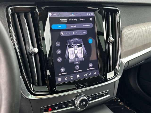 Certified 2025 Volvo V90 B6 Cross Country Plus AWD/4WD image 21