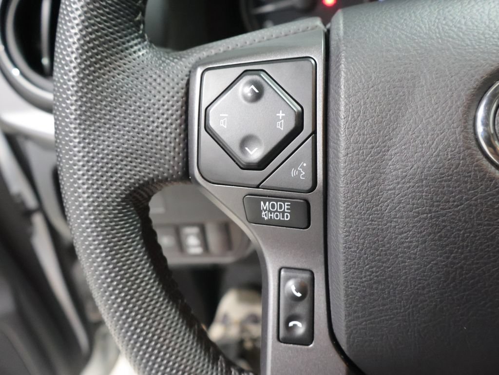 Used 2022 Toyota Tacoma TRD Off-Road w/ TRD Premium Off Road Package AWD/4WD image 34
