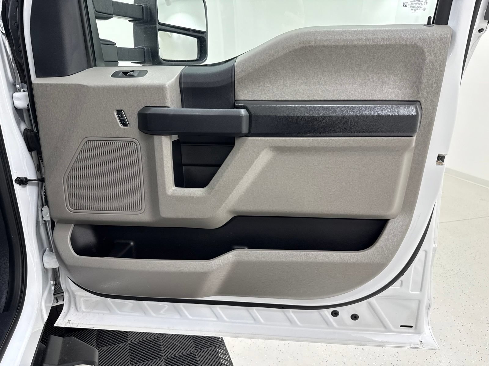 Used 2022 Ford F350 XL w/ STX Appearance Package AWD/4WD image 28