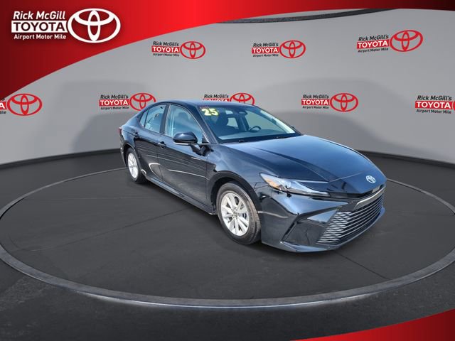 Used 2025 Toyota Camry LE FWD image 2