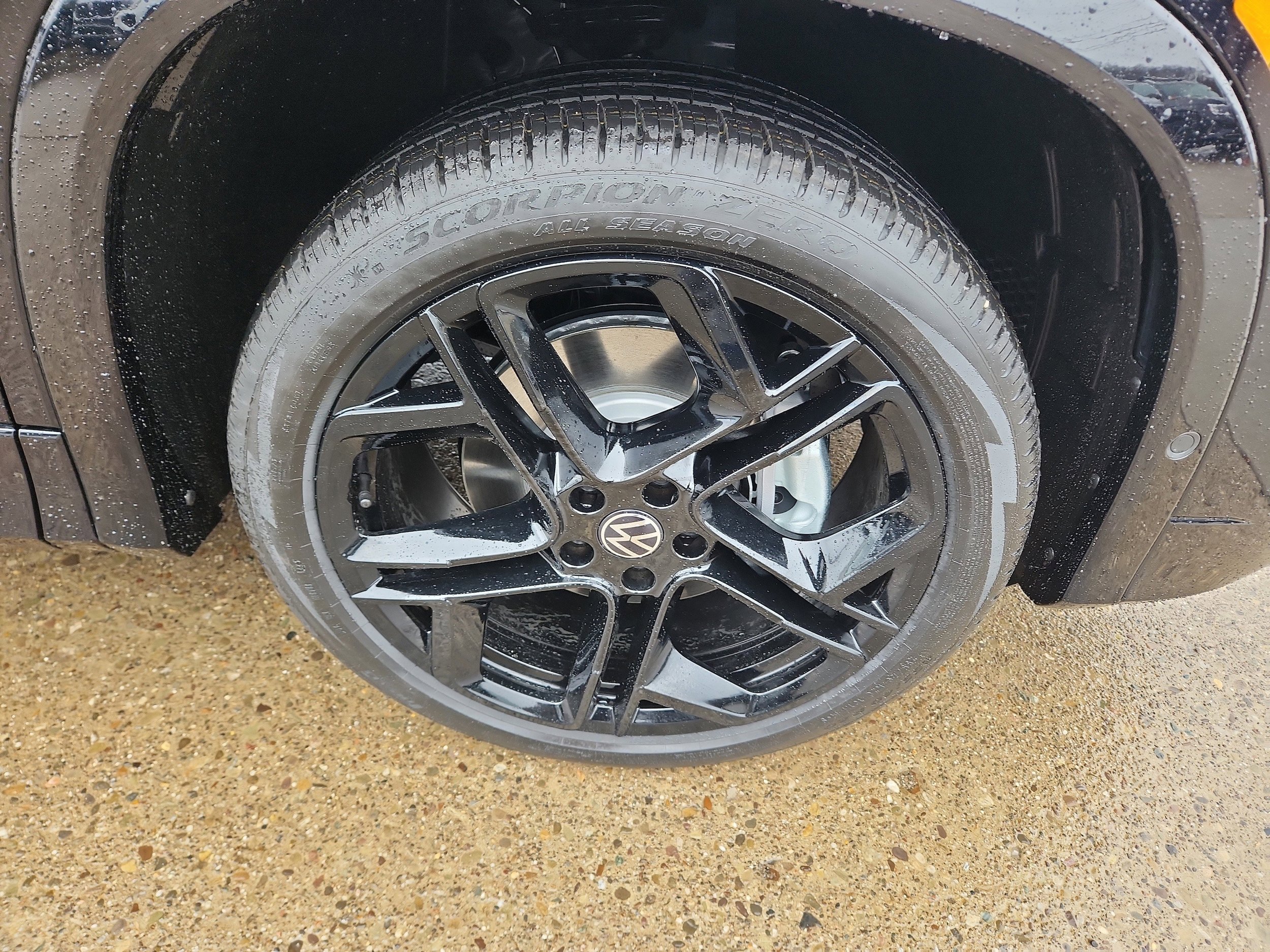 New 2026 Volkswagen Tiguan SE R-Line AWD/4WD image 7