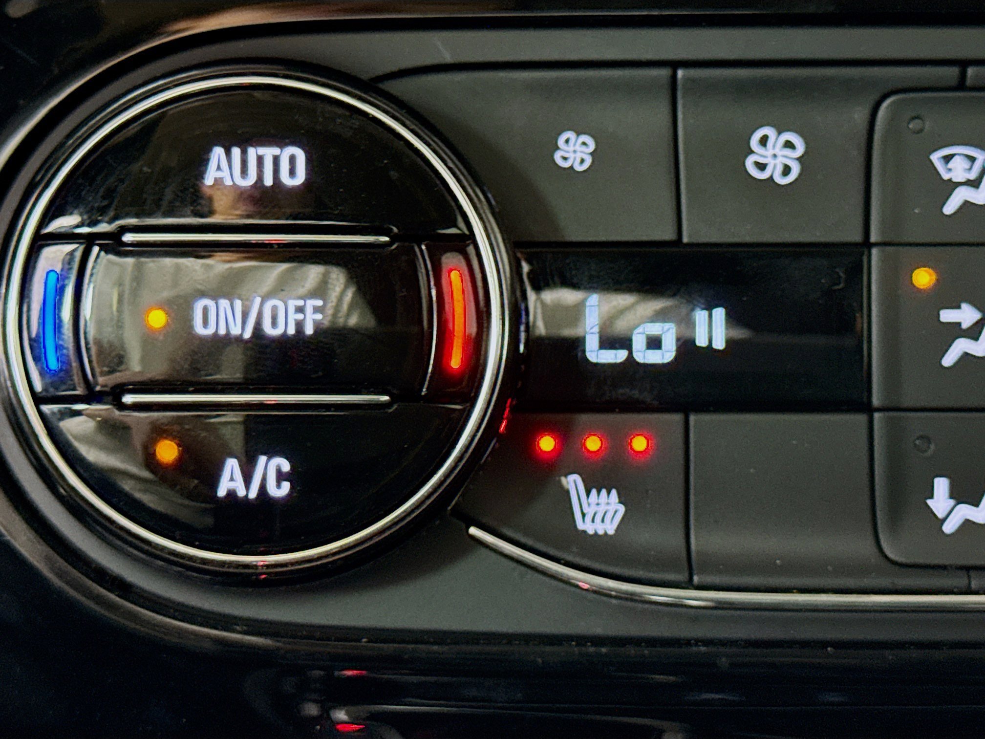 Used 2023 Buick Encore GX Select w/ Sport Touring Package image 21
