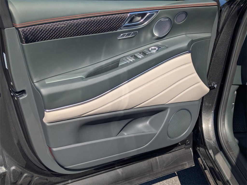 Used 2025 Genesis GV80 3.5T e-SC image 10