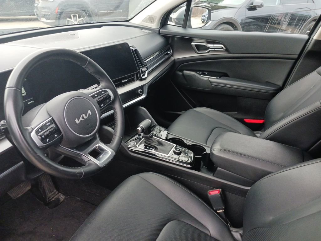 Used 2023 Kia Sportage EX image 5