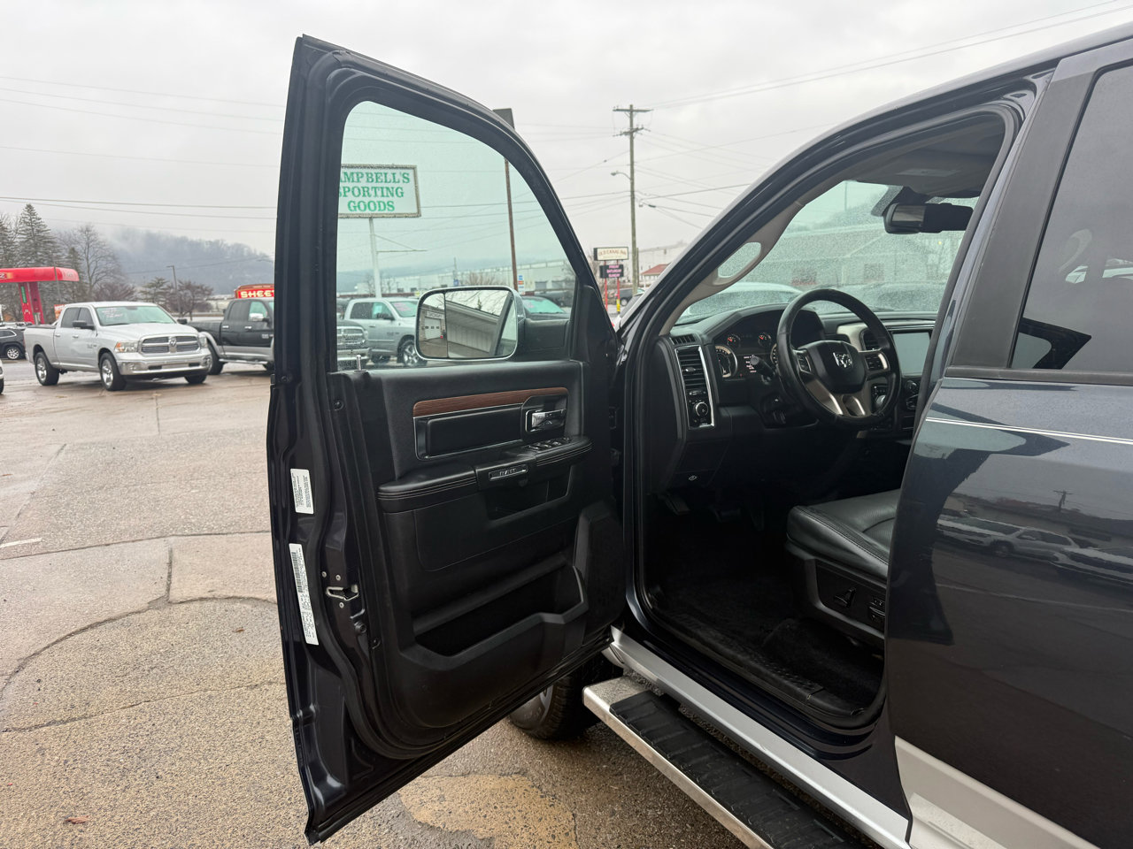 Used 2013 RAM 1500 Laramie w/ Convenience Group image 21