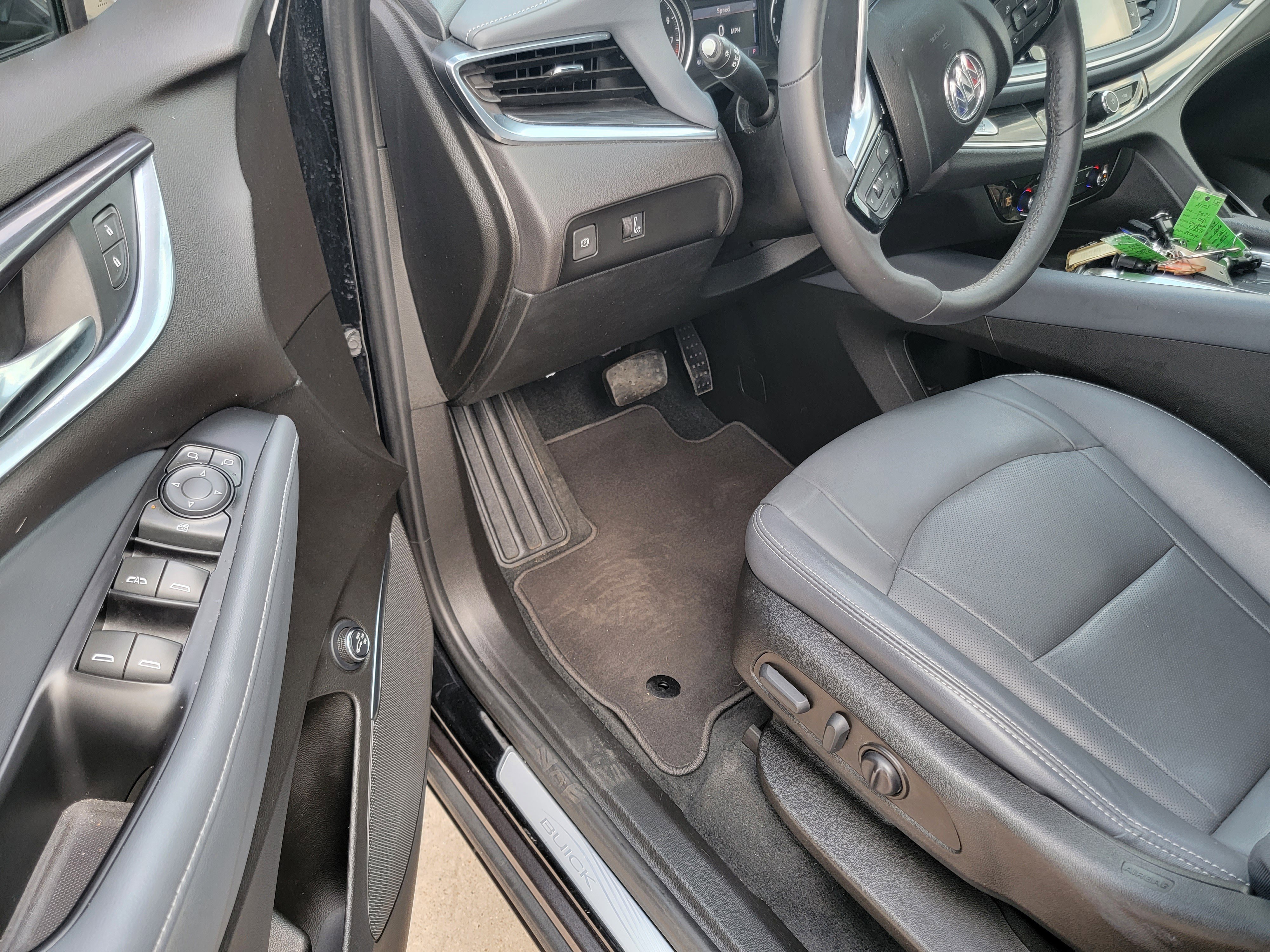 Used 2023 Buick Enclave Essence image 16