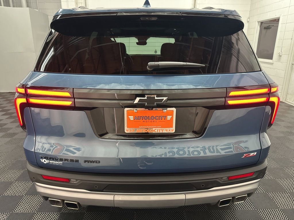 Used 2025 Chevrolet Traverse Z71 w/ Enhanced Driving Package image 9