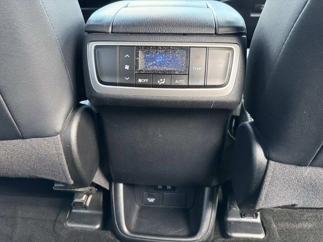 Certified 2018 Toyota Highlander SE FWD image 21