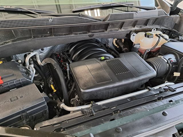 Used 2025 Chevrolet Silverado 1500 LT AWD/4WD image 32