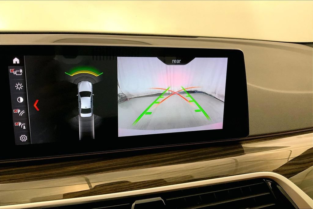 Used 2019 BMW 540i w/ Executive Package RWD image 17