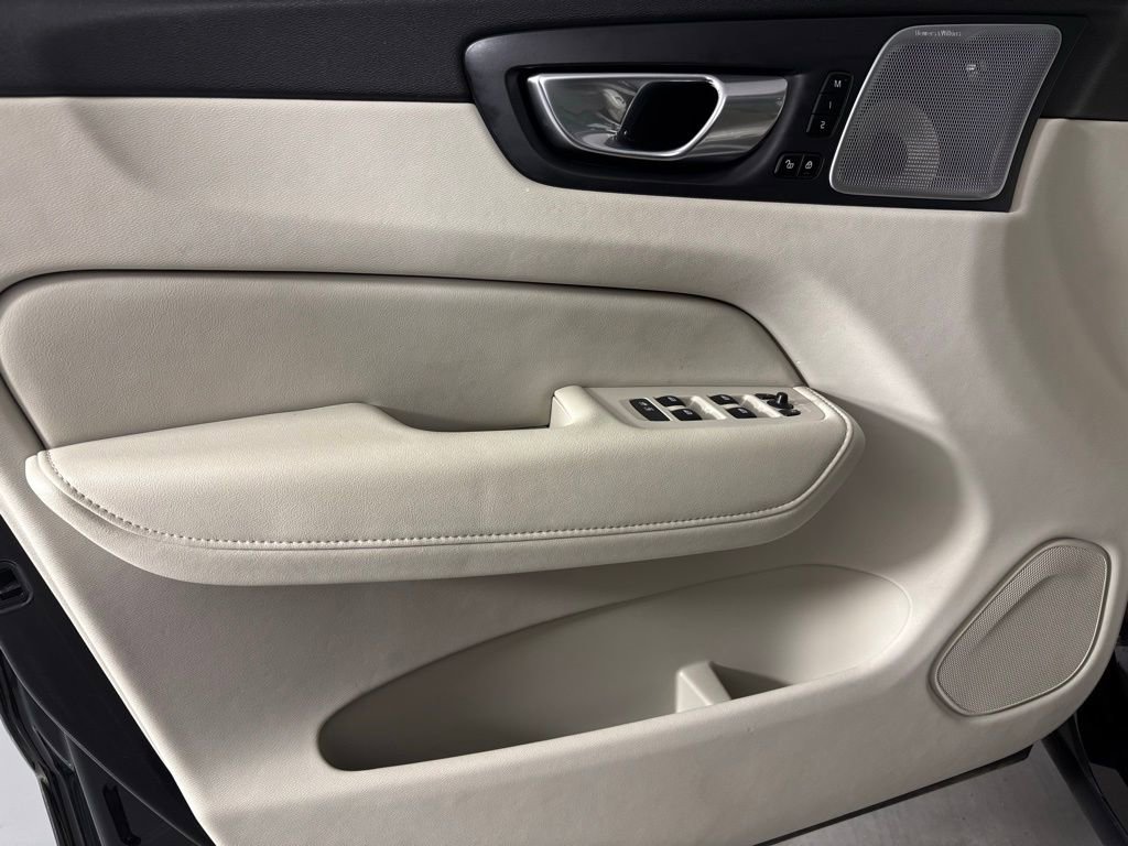 Used 2022 Volvo XC60 B6 Inscription w/ Advanced Package image 14