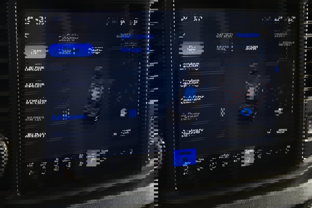 Used 2024 Ford F350 Platinum image 10