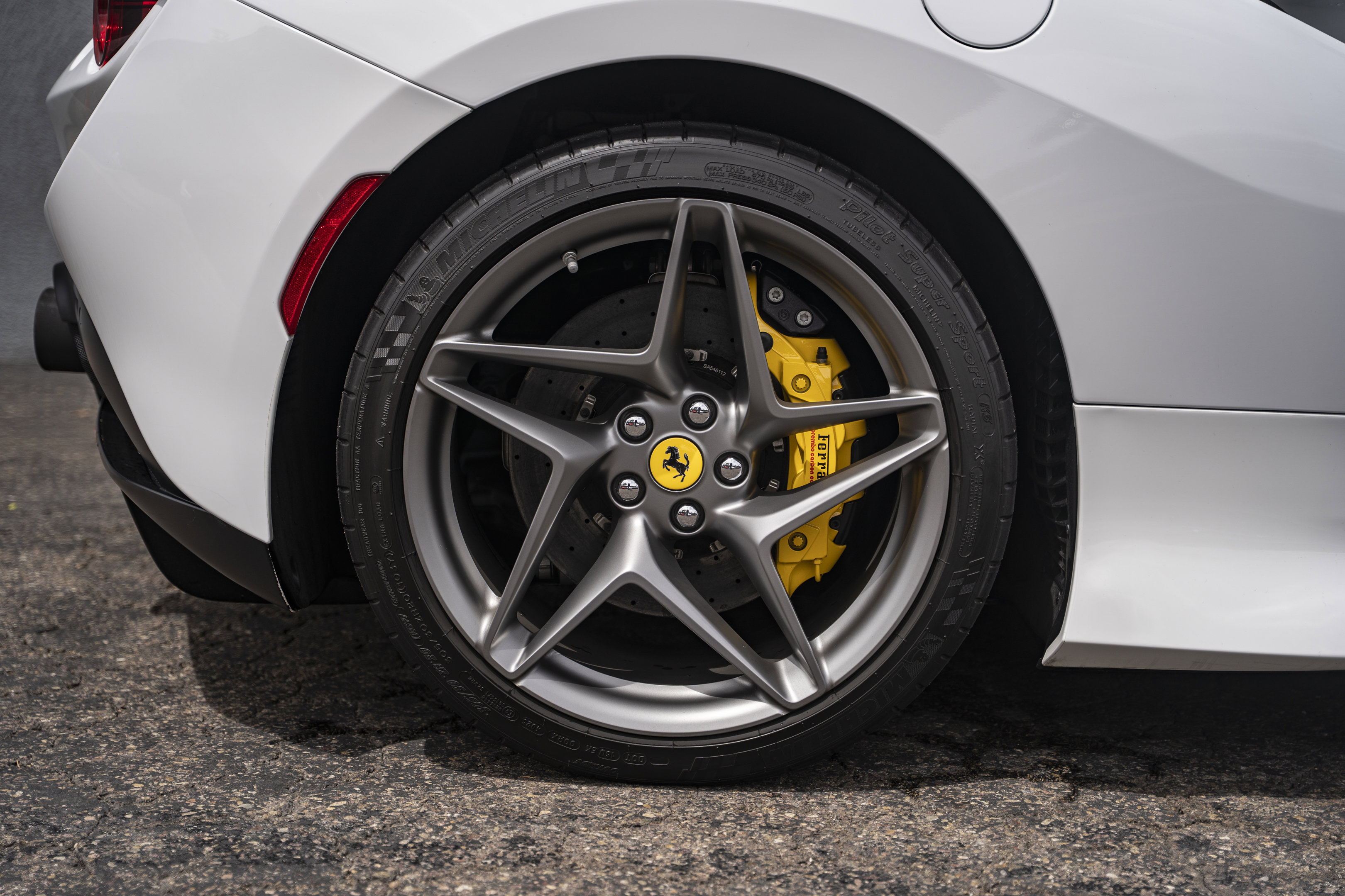 Used 2021 Ferrari F8 Tributo RWD image 16