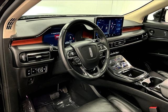 Used 2023 Lincoln Nautilus Reserve w/ Equipment Group 201A image 16