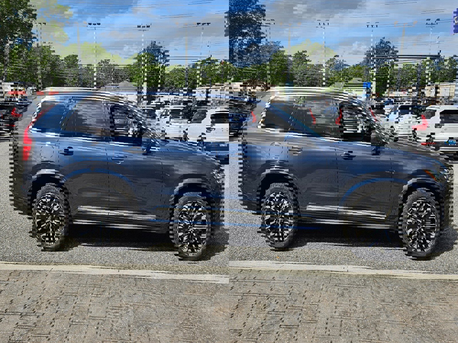New 2026 Volvo XC90 T8 Plus image 16