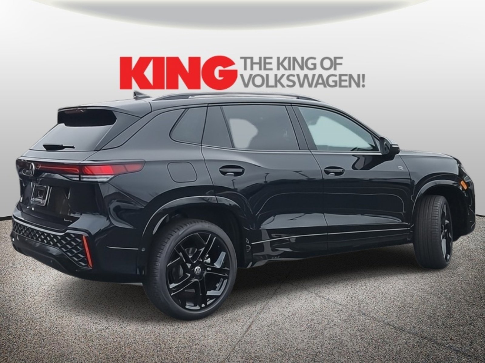 New 2026 Volkswagen Tiguan SE R-Line image 3