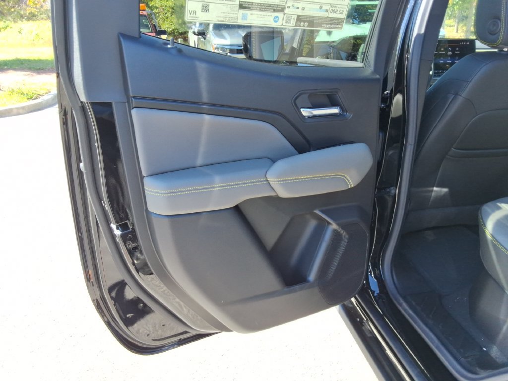 New 2026 Chevrolet Colorado ZR2 w/ Technology Package AWD/4WD image 15