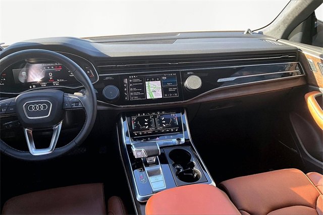Used 2025 Audi Q8 Prestige w/ Prestige Package image 6