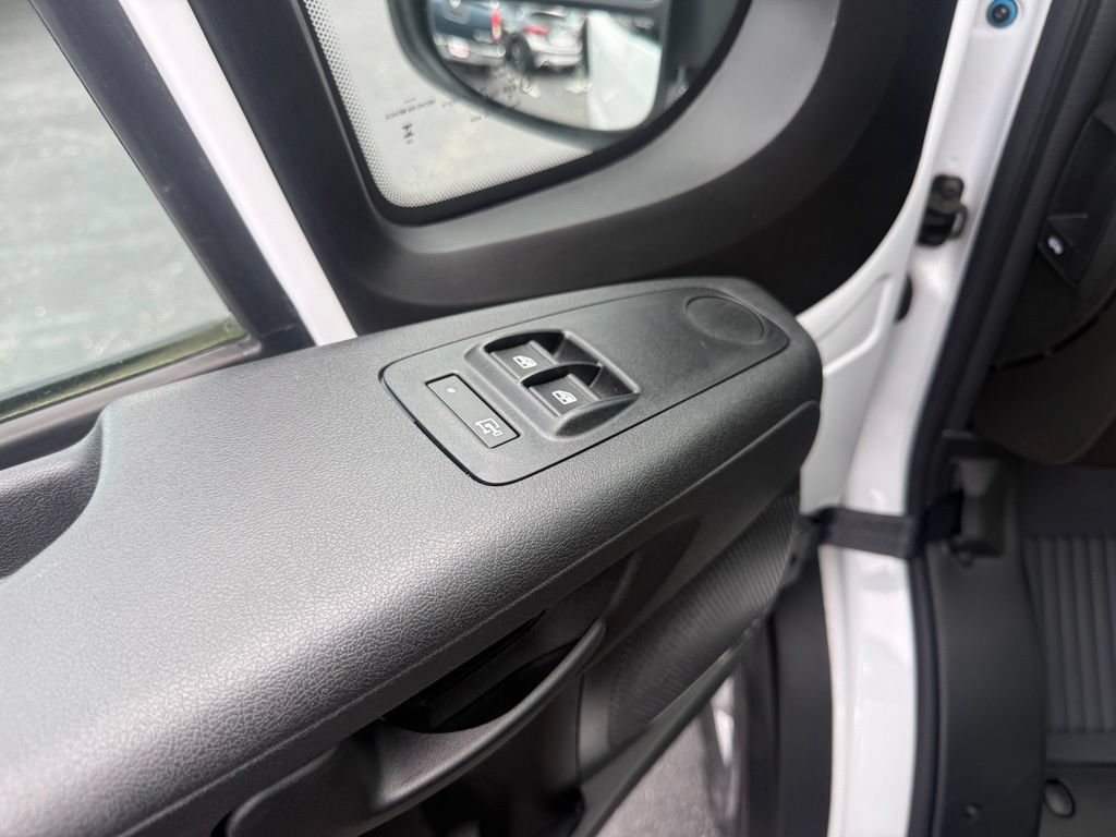 Used 2024 RAM ProMaster 2500 FWD image 11