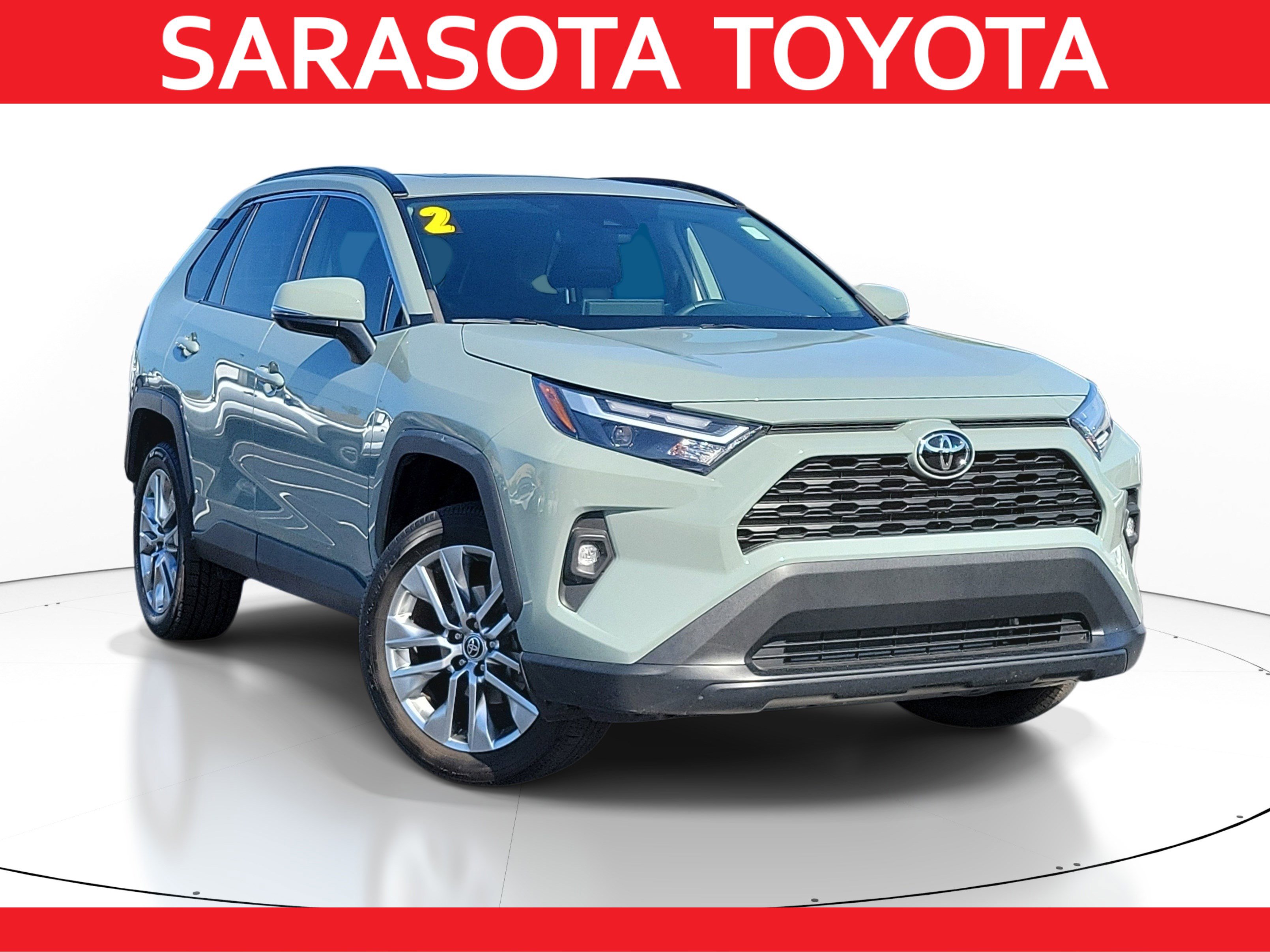 Used 2022 Toyota RAV4 XLE Premium image 1