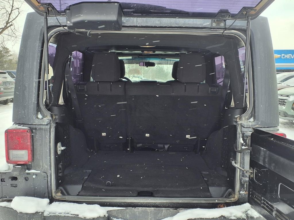 Used 2013 Jeep Wrangler Unlimited Sport w/ Connectivity Group image 8