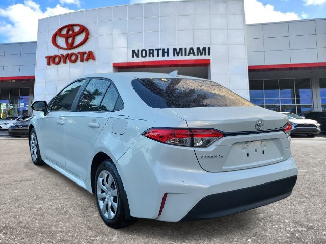 Used 2025 Toyota Corolla LE FWD image 3