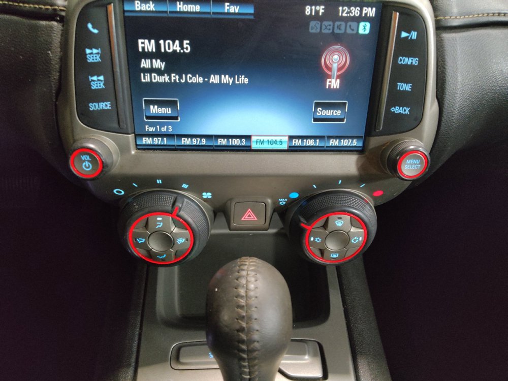 Used 2015 Chevrolet Camaro LT RWD image 25