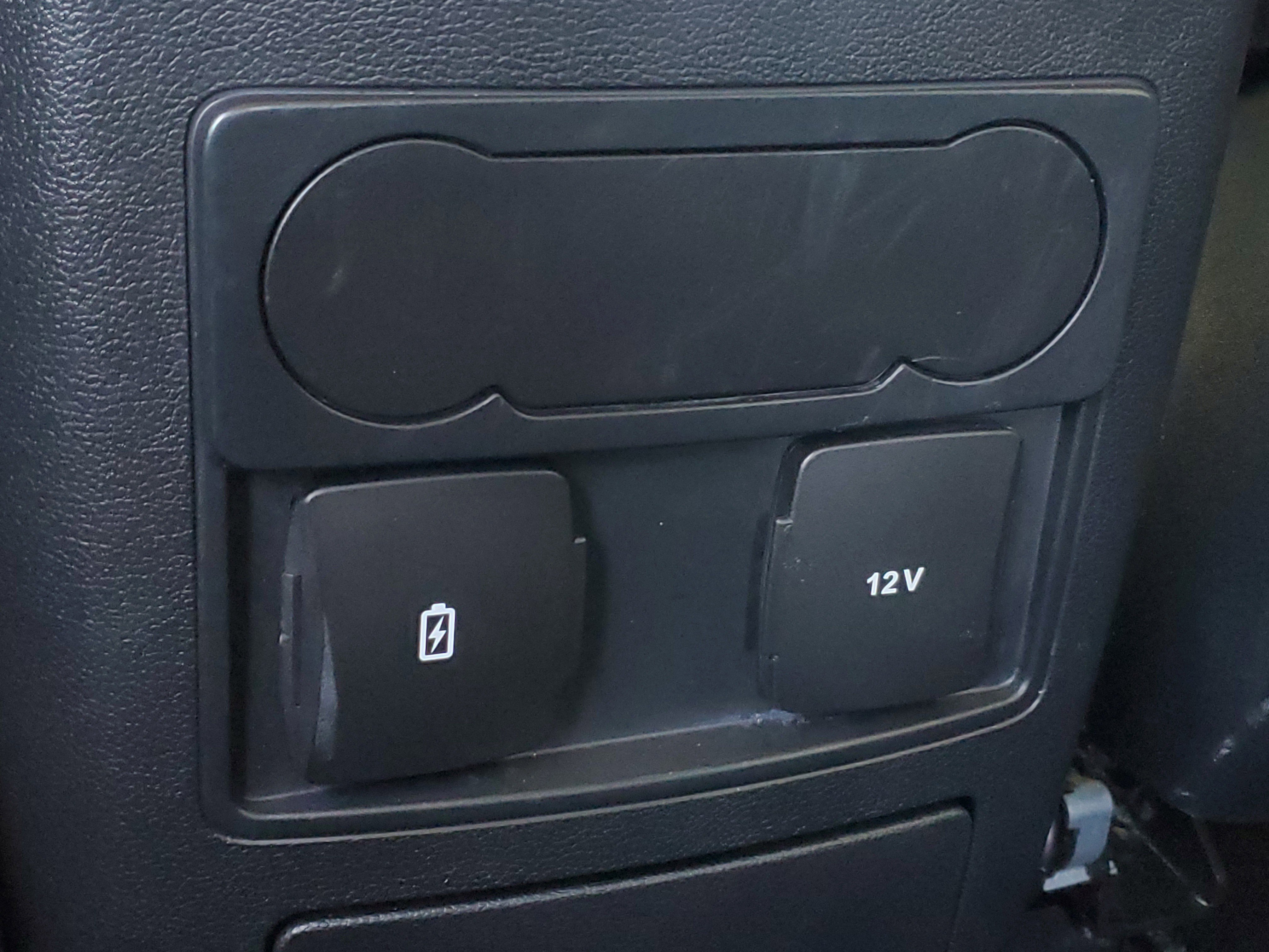 Used 2023 Ford Explorer XLT w/ Equipment Group 202A RWD image 18