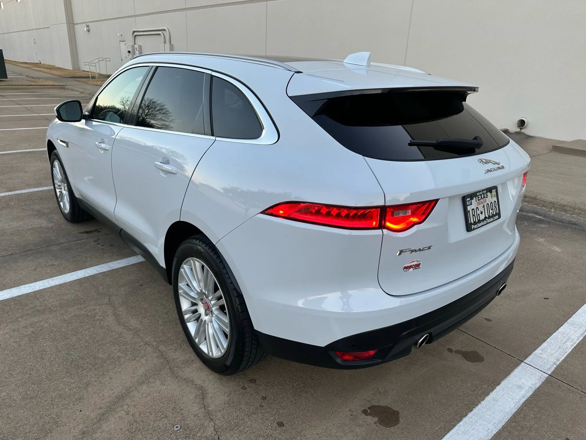 Used 2018 Jaguar F-PACE Portfolio image 10