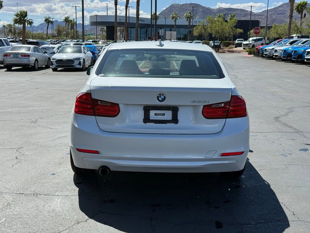 Used 2013 BMW 320i Sedan image 2