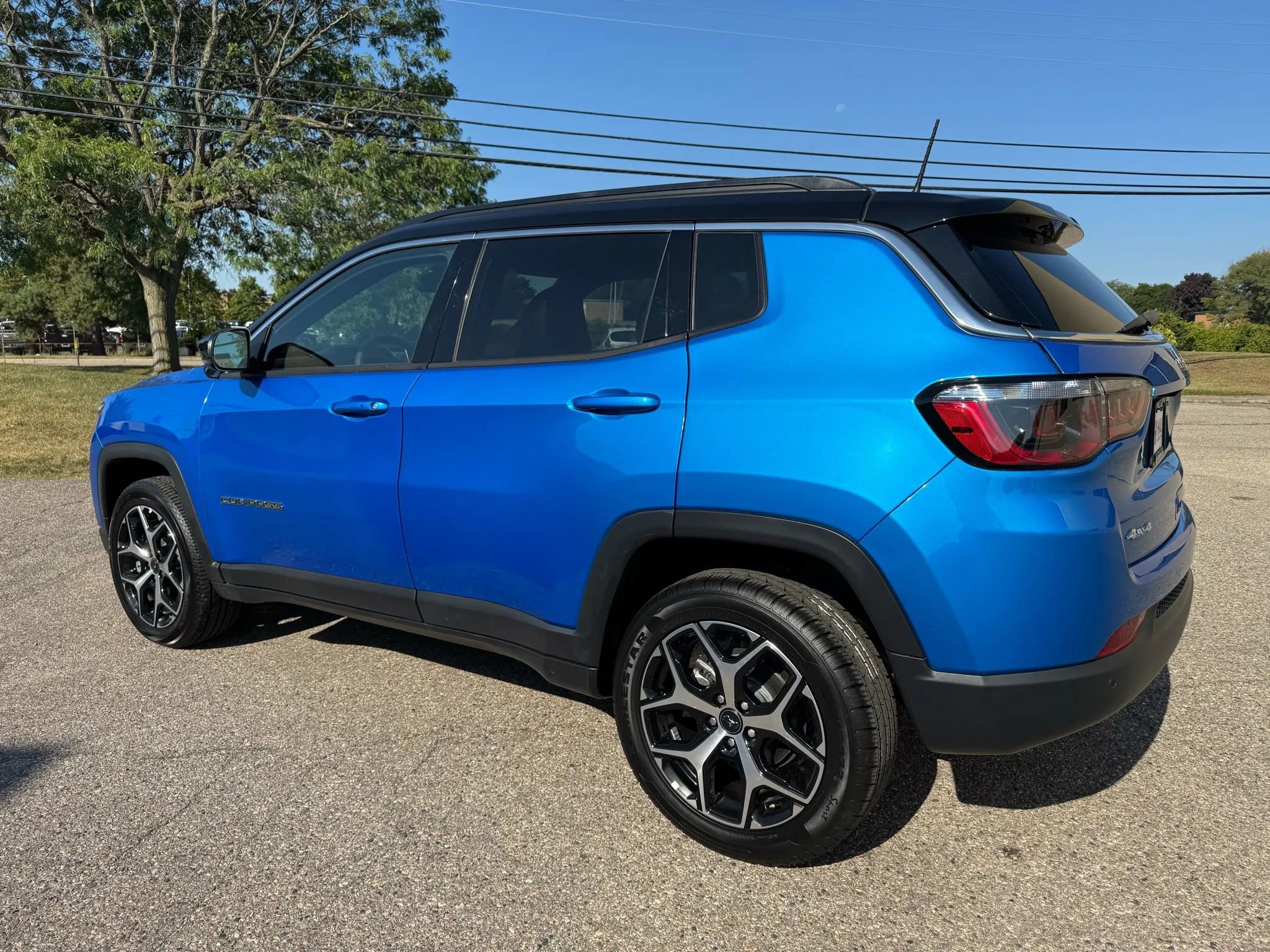 Used 2025 Jeep Compass Limited image 6