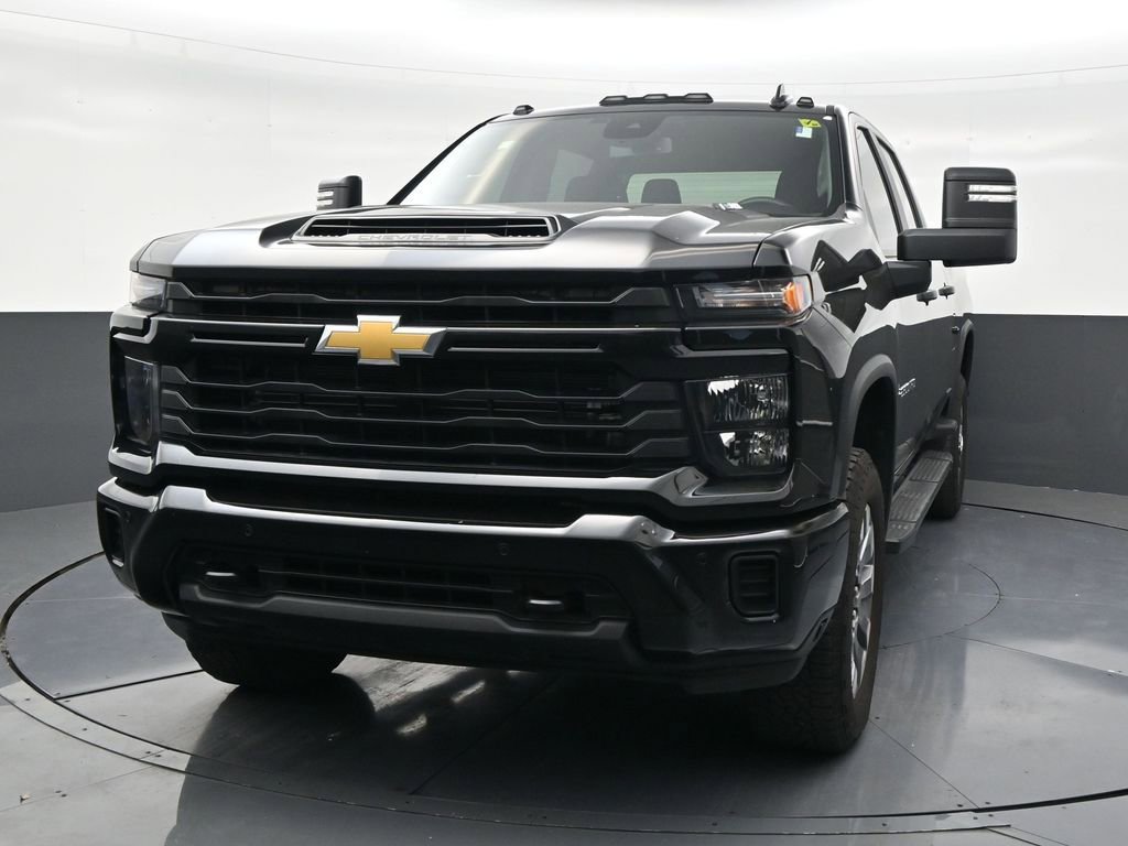 Used 2025 Chevrolet Silverado 2500 Custom w/ Custom Value Package AWD/4WD image 8