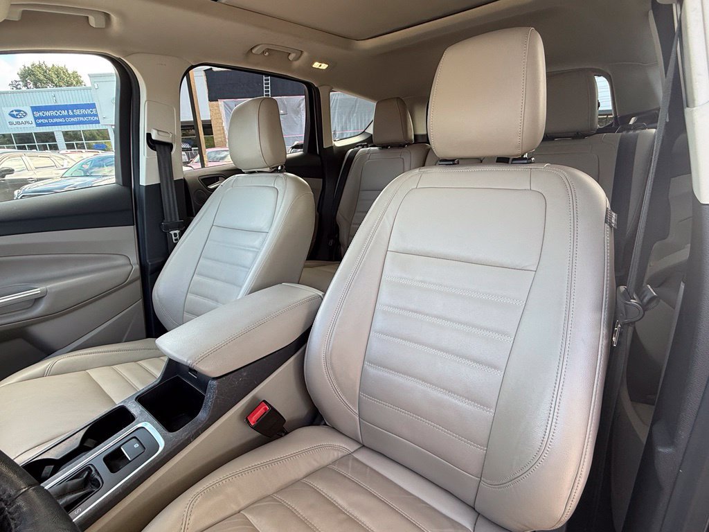 Certified 2019 Ford Escape Titanium AWD/4WD image 20