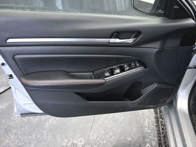 Used 2024 Nissan Altima 2.5 SR image 18