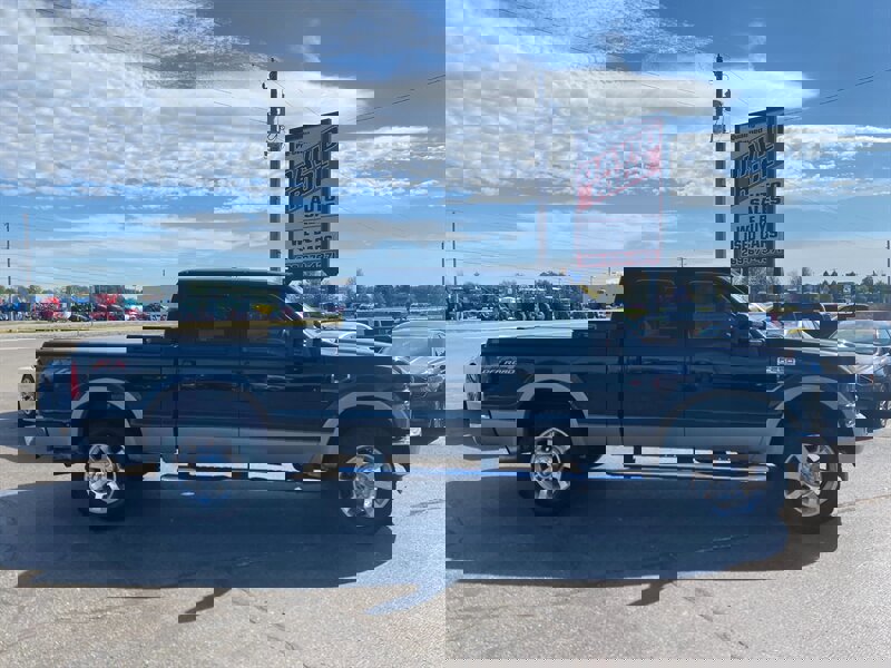 Used 2010 Ford F250 Lariat image 1