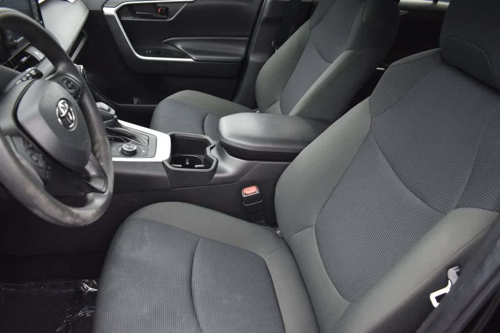 Used 2022 Toyota RAV4 LE AWD/4WD image 13