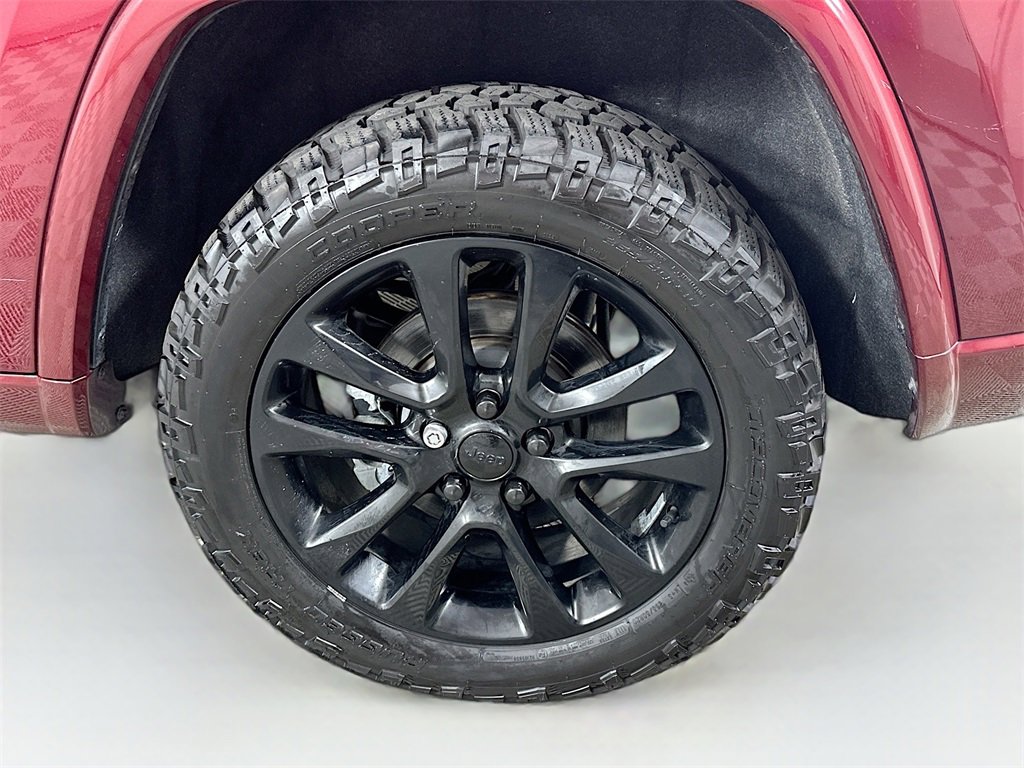 Used 2021 Jeep Grand Cherokee Laredo X image 24