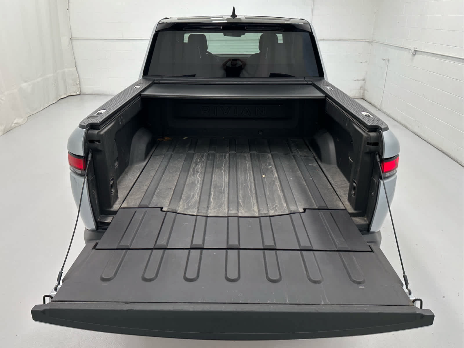 Used 2025 Rivian R1T Adventure Dual AWD/4WD image 42