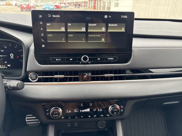 Used 2025 Mitsubishi Outlander SEL AWD/4WD image 13