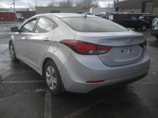 Used 2016 Hyundai Elantra SE FWD image 7