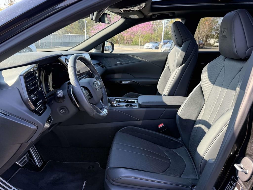 Used 2024 Lexus RX 500h F Sport w/ Convenience Package image 13