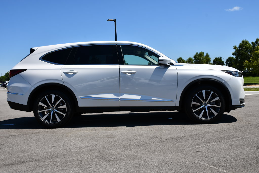 Certified 2026 Acura MDX w/ Technology Package FWD image 8