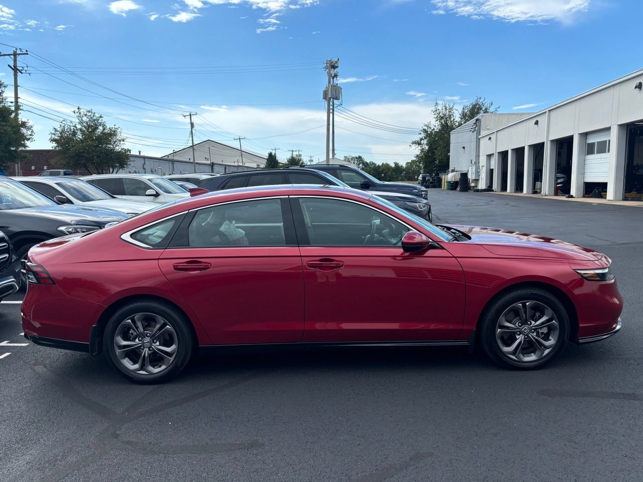 Used 2025 Honda Accord EX-L image 2