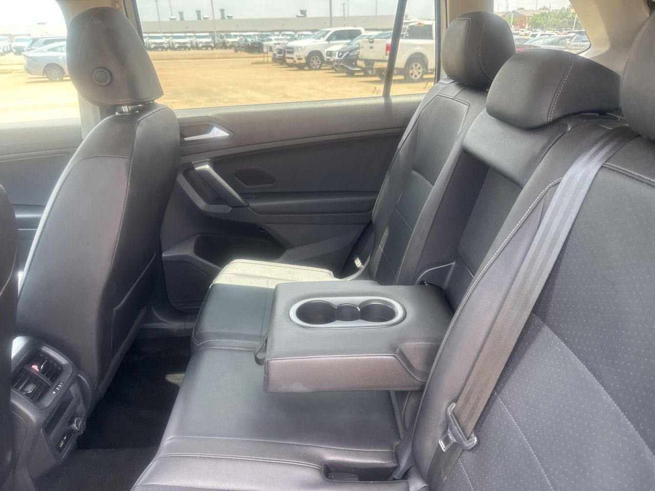 Used 2019 Volkswagen Tiguan SE FWD image 41