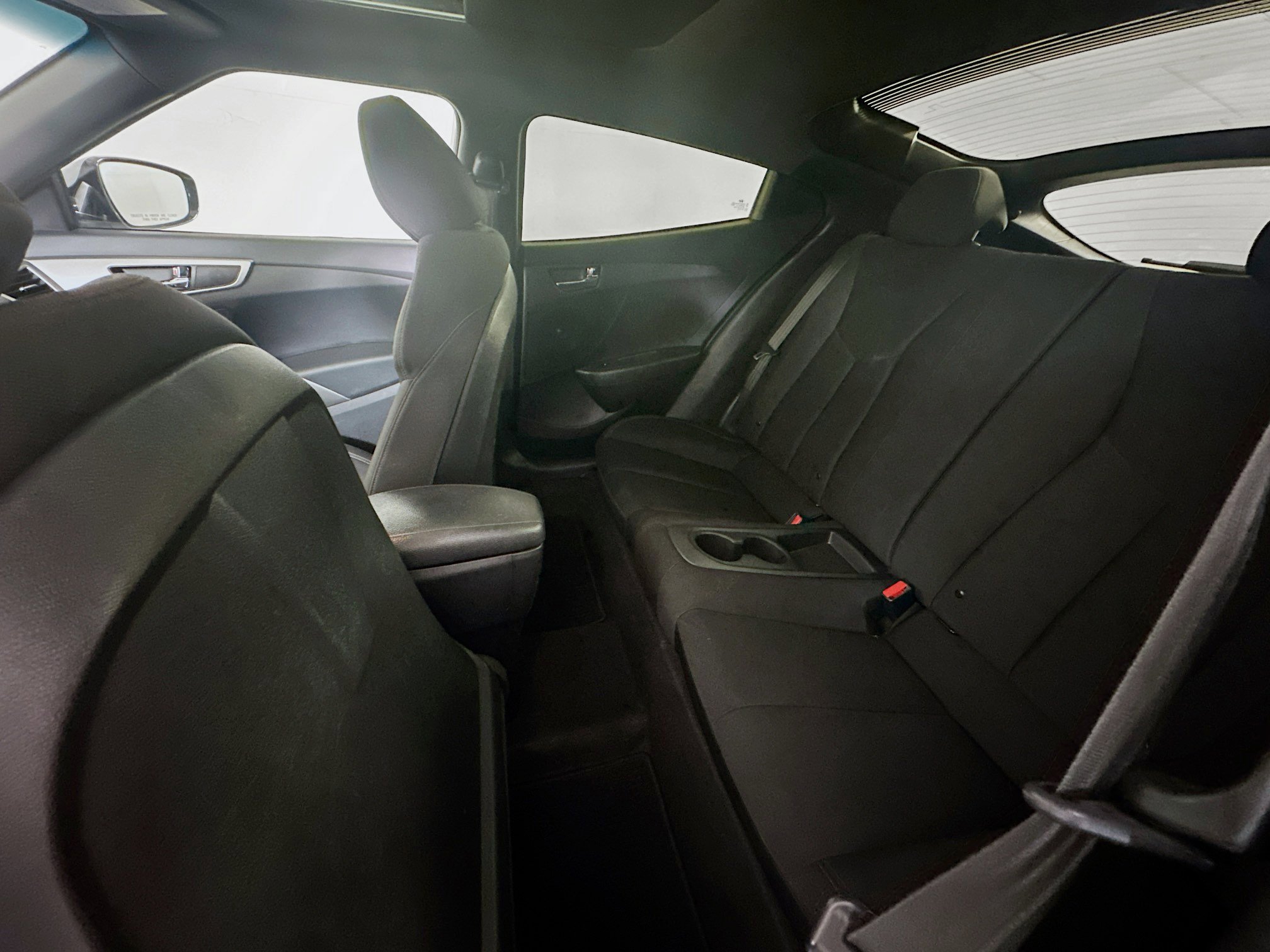 Used 2017 Hyundai Veloster Value Edition image 27