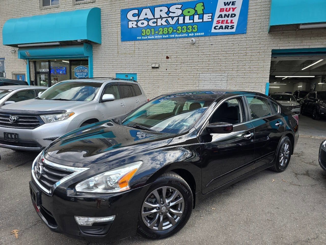 Used 2015 Nissan Altima 2.5 S w/ Sport Value Package image 3