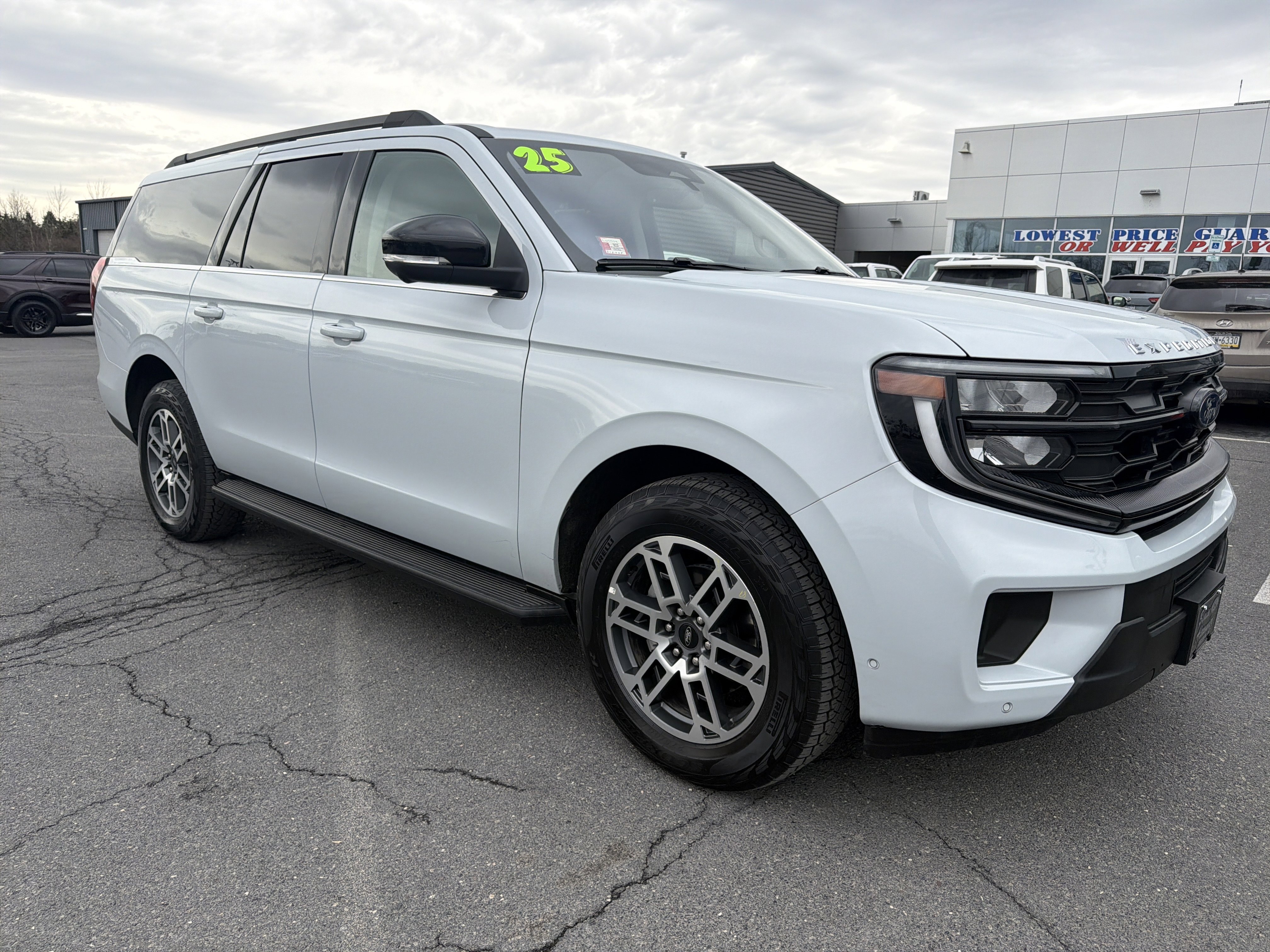 Used 2025 Ford Expedition Max Active image 1