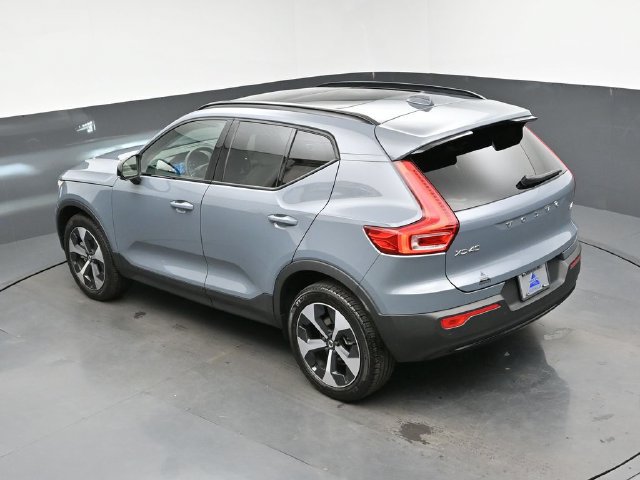 Used 2023 Volvo XC40 B5 Plus w/ Protection Package Premier AWD/4WD image 45