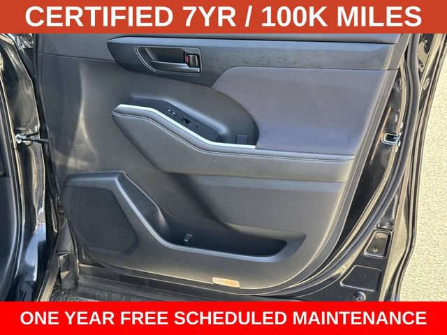 Used 2023 Toyota Highlander L AWD/4WD image 8